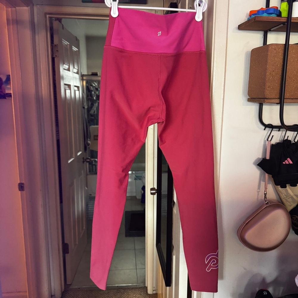 Peloton Women’s Small Pink Cross Front High Rise Leggings. - Picture 2 of 6